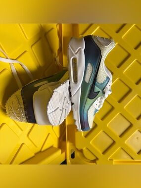 Women Air-Cushioned Sneakers in Iridescent Green-Blue Nike